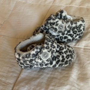 Ugg Bootie baby size 4-5